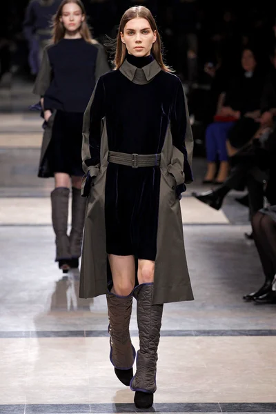 Look 1